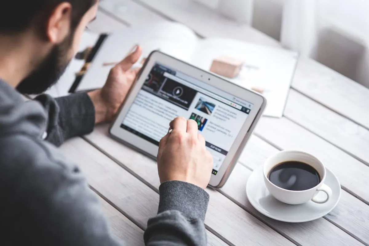 Slideshare Downloader: What It Is, Risks, and Safer Alternatives